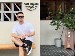 -Café Monson