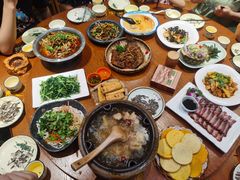 -老滇山寨•云南特色菜•地方菜•民族风情歌舞表演(金碧店)