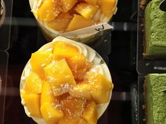 -W COLLECTIVE  DESSERT SHOP