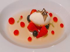 渍草莓-wann lounge 低温慢煮牛排·清吧