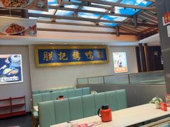 -阿瓦山寨·湘菜现炒·剁椒鱼头王(咸阳总店)
