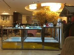面包甜点陈列柜-海中洲国际大酒店-自助餐厅