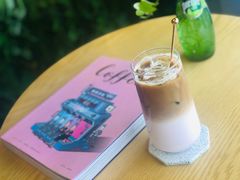 甜心草莓拿铁-ZING COFFEE 镜咖啡