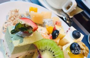 Western Dessert Fruit Platter