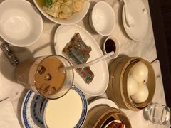-香港百合居(LCM置汇旭辉广场店)