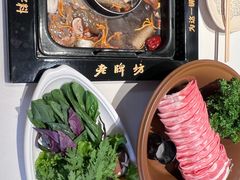 -老牌坊云南鱼豆花火锅(哈西万达店)