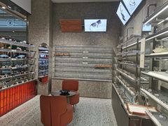 -MUJOSH木九十眼镜(月星环球港B1店)