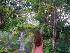 -Chom Cafe and Restaurant