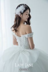 -Lady  Jane高端婚纱礼服馆