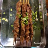 羊排羊腿是看得到的新鲜，炭火慢烤50分钟，馋掉大牙