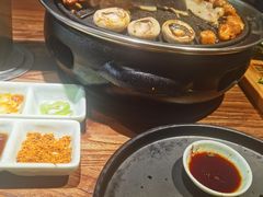 -明洞阿姨·韩式酱蟹烤肉·创意料理(三元桥店)