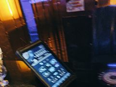 -温莎KTV(珠江路店)