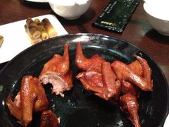 红烧乳鸽-汤城小厨•粤菜•靓汤(西直门凯德MALL店)