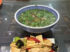 -牛壹品牛肉拉面(东风路店)