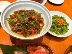 小炒黄牛肉-老滇山寨•云南特色菜•地方菜•民族风情歌舞表演(金碧店)