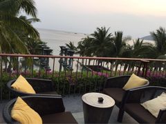 日落吧-日落吧·海景咖啡厅·餐酒吧·鸡尾酒·下午茶·乐队表演·浪漫夕阳·三亚文华东方酒店