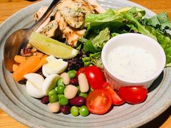 鸡肉牛油果沙拉-The Diner X餐厅(青岛万象城店)