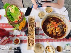 -刘姐啤酒鱼民族演艺餐厅(西街总店)