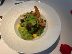 虎皮虾藜麦牛油果色拉-弦月窗LUNETTE BY AMANDA(复兴路店)