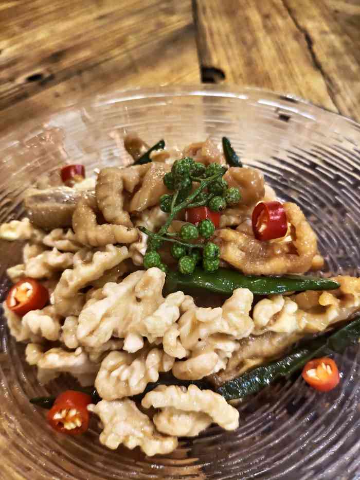 香钿创意楚菜(汉街店)-"去楚河汉街逛,寻觅吃晚饭的地儿,看到这家.