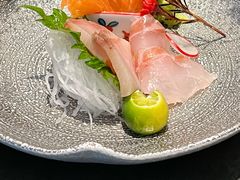 -铭牛烧肉·和牛海鲜自助(高新月牙湖店)