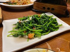 番茄炒小米菜-老滇山寨•云南特色菜•地方菜•民族风情歌舞表演(金碧店)