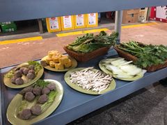 现打牛肉丸-三千坪超级火锅市场·土灶牛肉火锅