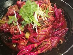 -虾弄弄海派小龙虾·牛羊蝎子火锅