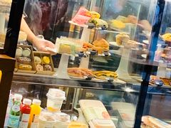 面包甜点陈列柜-星巴克(洛阳中州万达广场店)
