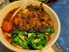 焖肉小锅米线-半山腰·云南菜(侨福芳草地店)