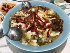 头牌酸菜鲈鱼（中份）-姚姚酸菜鱼·金戈戈香港豉油鸡(喜荟城联名店)