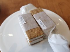 酸奶杏仁手握-半勺舒舒(太乙店)