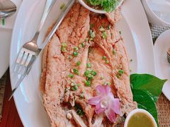 -Chom Cafe and Restaurant