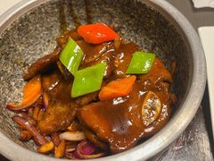 石锅黑椒煎炒雪花牛仔骨-蟹榭·本帮江浙菜·蟹宴(大宁久光商场店)