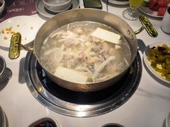 椰子鸡标锅-洪氏嗨捞·广东猪肚鸡·椰子鸡火锅(西咸万象城店)