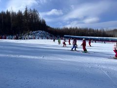 -亚布力新体委滑雪场
