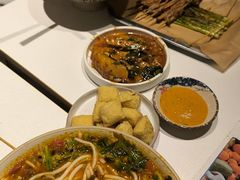-粉八·云南米线·建水烧烤(常熟路店)