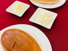 黄油面包-红房子西菜馆(淮海中路店)