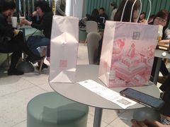 -奈雪的茶(亨特国际广场店)