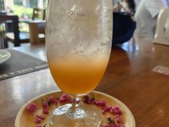 -Chom Cafe and Restaurant