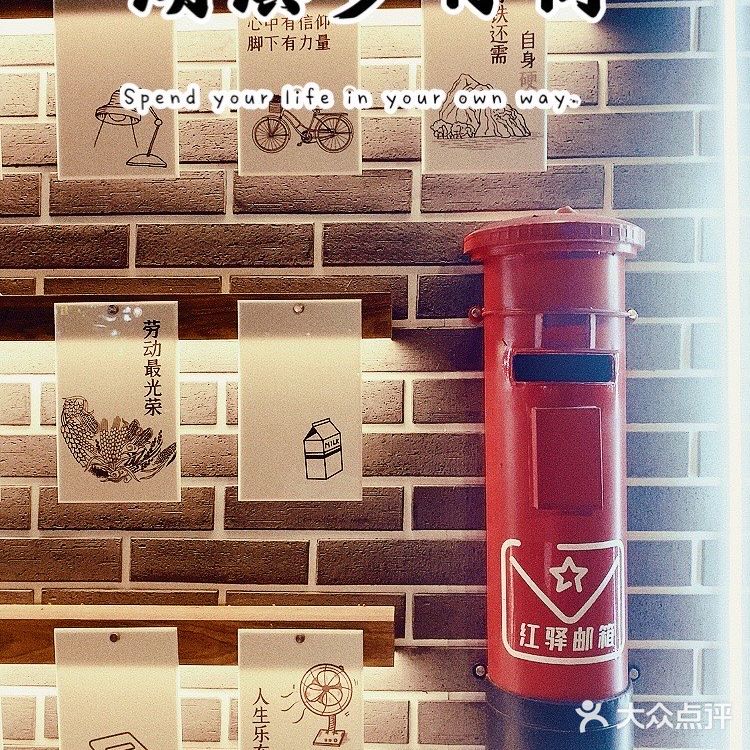 不逊色上海南京路的杭州湖滨步行街，具有年轻的朝气。