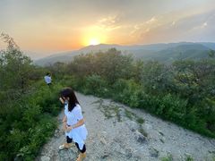 -鬼笑石后山停车场