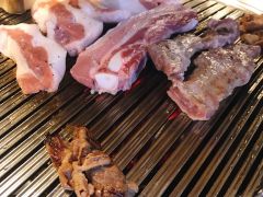 黑五花肉-百分百济州传统烤黑猪肉店