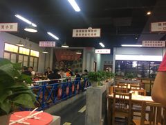 大堂-清真·老金烧烤·小龙虾(奥体中路店)