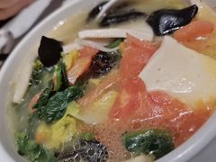 素什锦-渝是乎酸菜鱼·川渝小炒(新世界百货望京店)