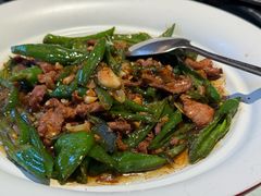 -阿瓦山寨·湘菜现炒·剁椒鱼头王(咸阳总店)