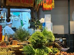 -帅巴人舅母子腊蹄民俗村