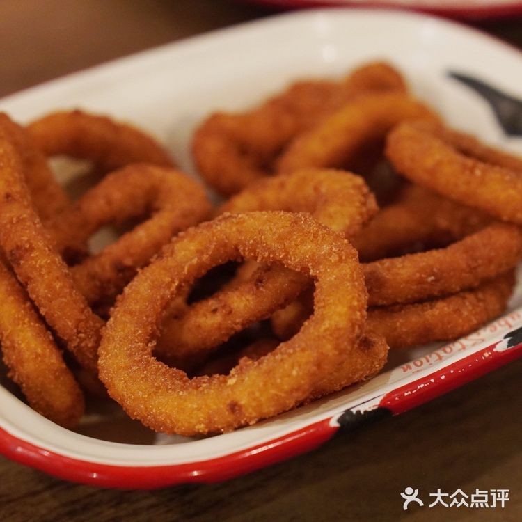 到底是你脸大还是披萨大？[得意]