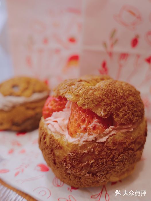 西树泡芙(宝乐汇店)草莓泡芙图片