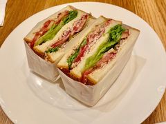 金枪鱼三明治配黄金乌龙茶-MUJI无印良品(深圳深业上城城市旗舰店)